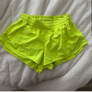 Lululemon hotty hot shorts size 8 2.5inch